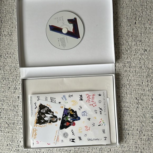 BTS map of the soul album - Picture 3 of 4
